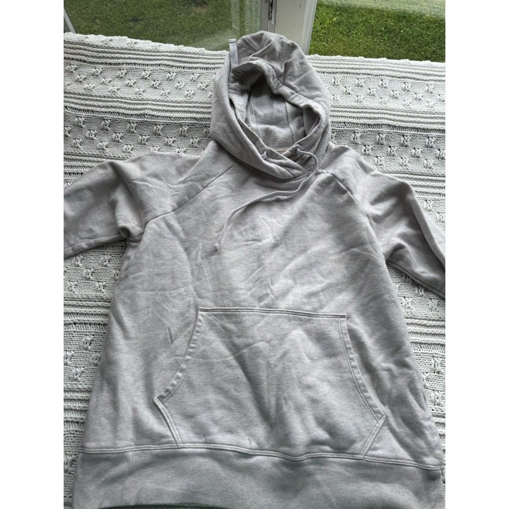 005 Oatmeal Colored Women's Small Under Armour Hoodie Excellent Condition